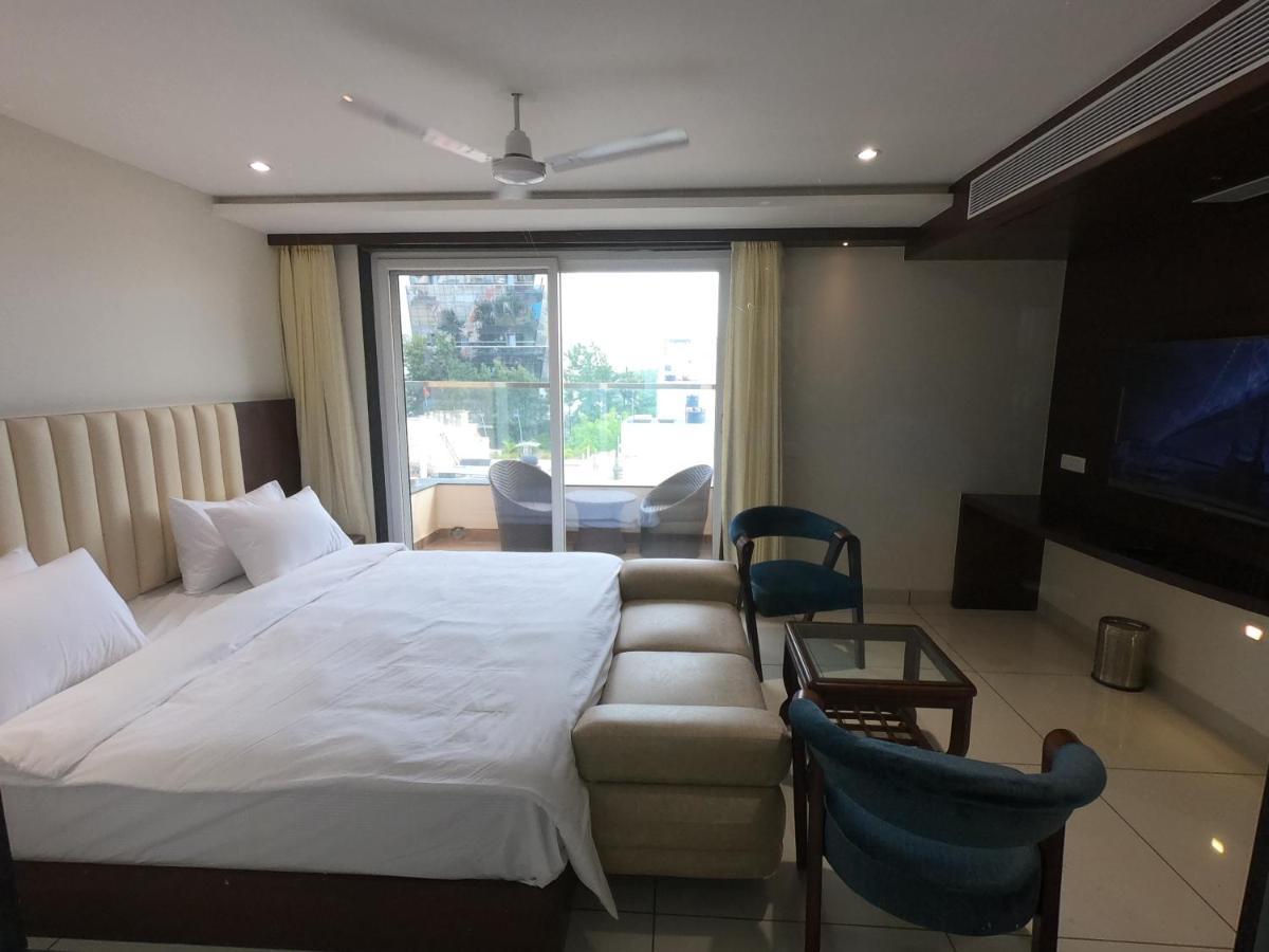 Hotel The Bellevue Indore Exterior foto