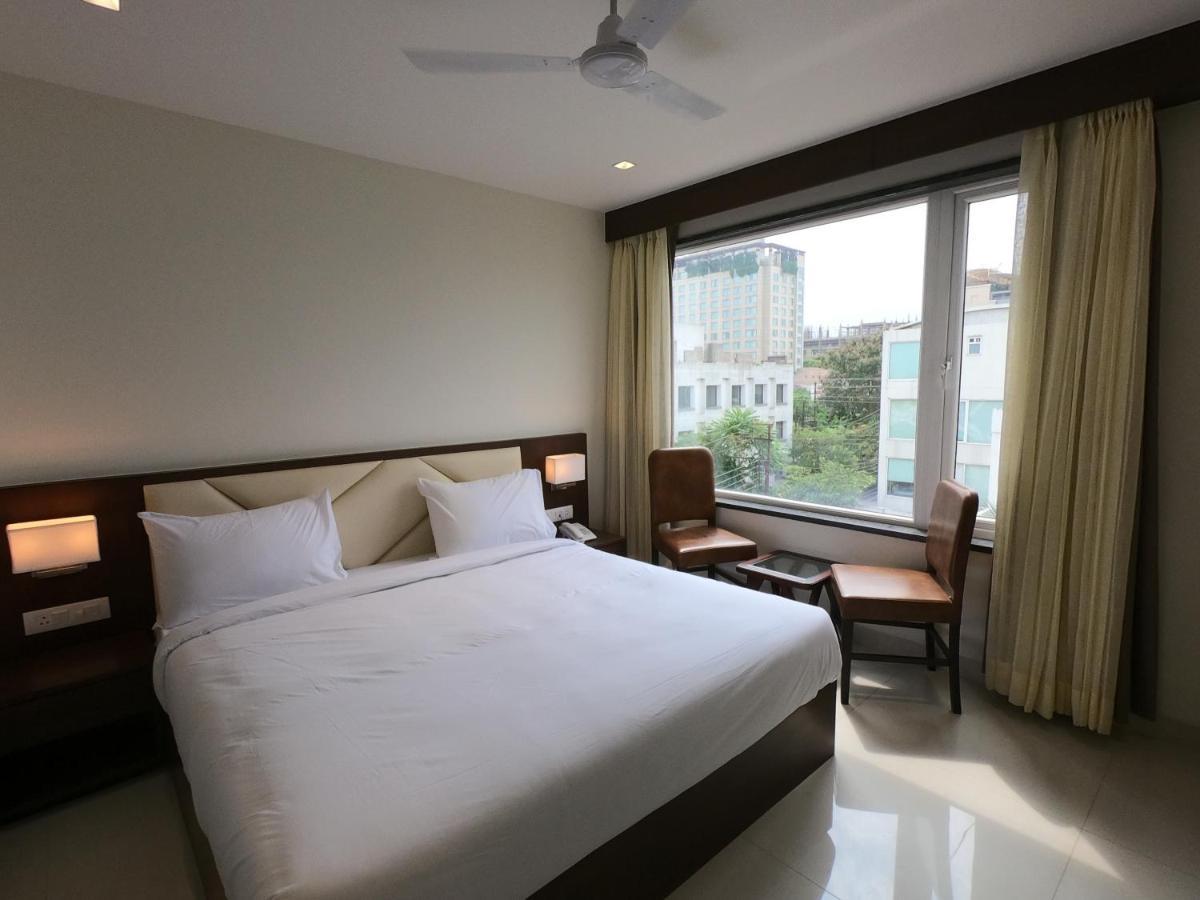 Hotel The Bellevue Indore Exterior foto